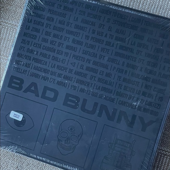 Bad Bunny Anniversary Trilogy Box Set + bonus item - Picture 5 of 5